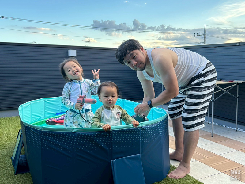 子どもたちと屋上プール