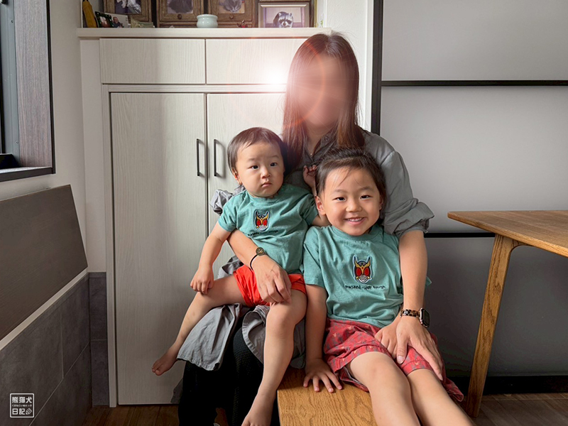 子供向け仮面ライダークウガTシャツ