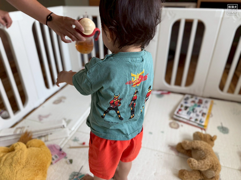 子供向け仮面ライダークウガTシャツ