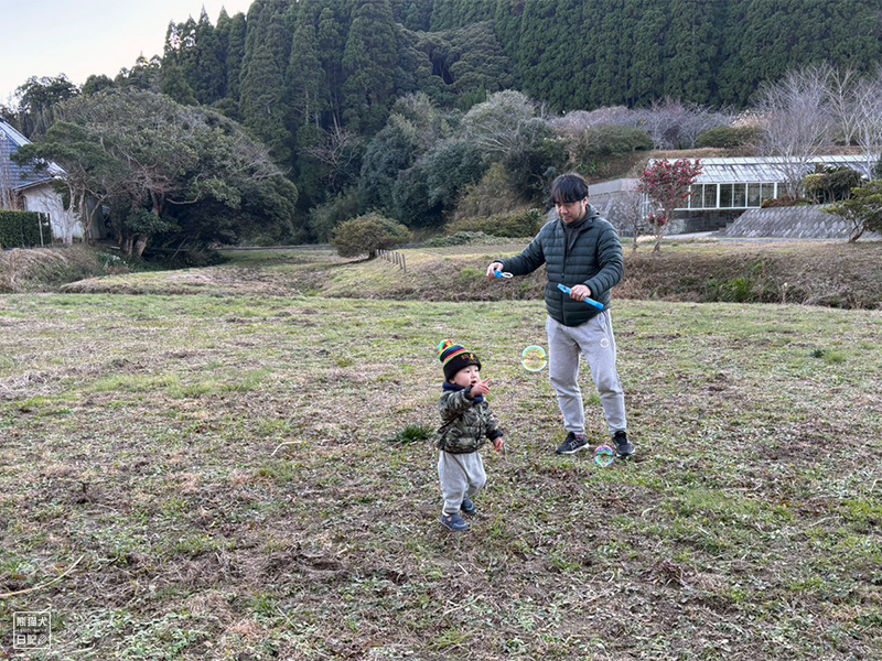 ２歳児のシャボン玉